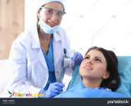 ثبت نام آغاز شد دستیار کنار دندانپزشک